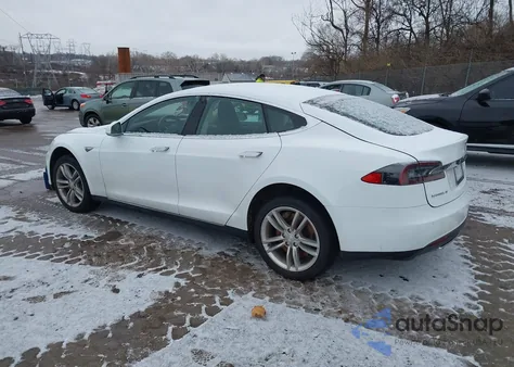 2014 Tesla Model S P85 z USA, uszkodzony, nr VIN 5YJSA1H15EFP32416
